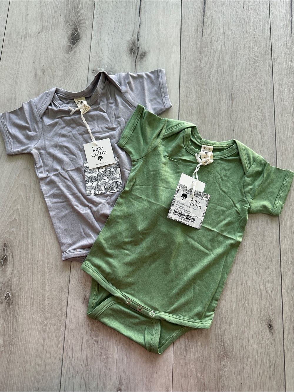 Kate Quinn (2) SS Lap Neck Bodysuit Sweet Pea /Platinum 6-12 Month NWT IN PKG